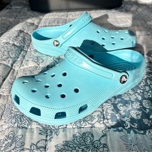 VENETIAN BLUE CROCS